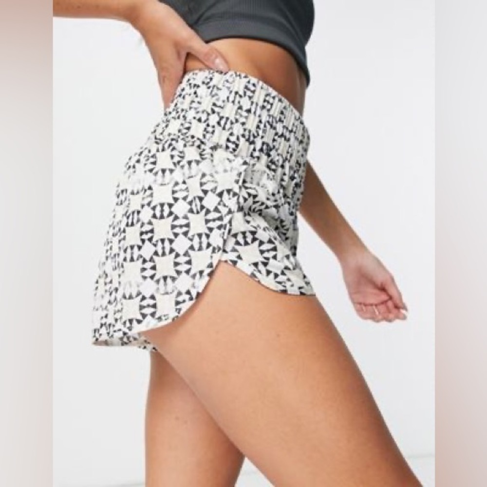 Free People  NWT The Lo Way Home Shorts Yellow and BlackTrance Print Size M